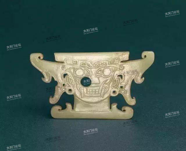 2017年在香港拍卖的石家河文化玉器
