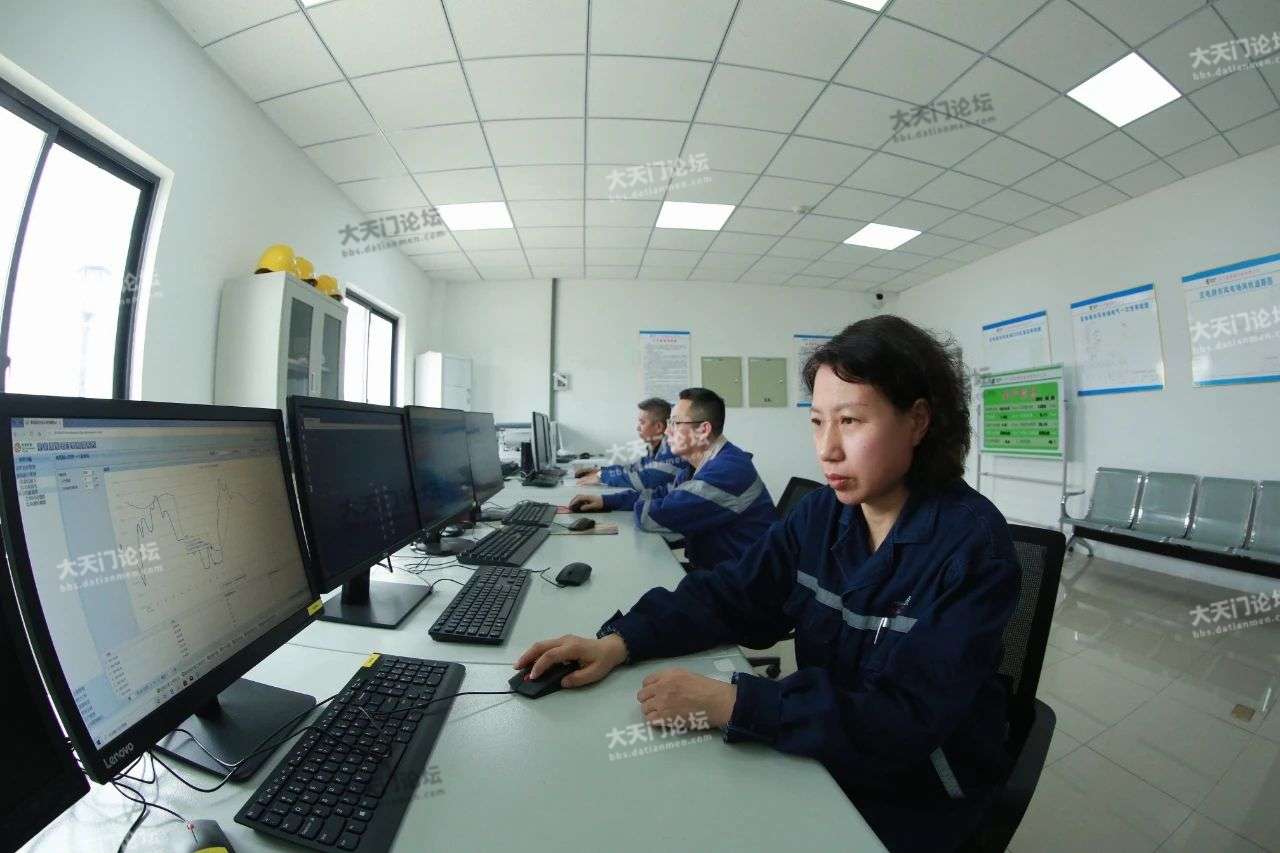 谢家湾风电场控制室