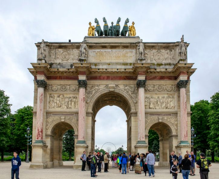巴黎有四大建筑都非常出名，凯旋门就是其中之一