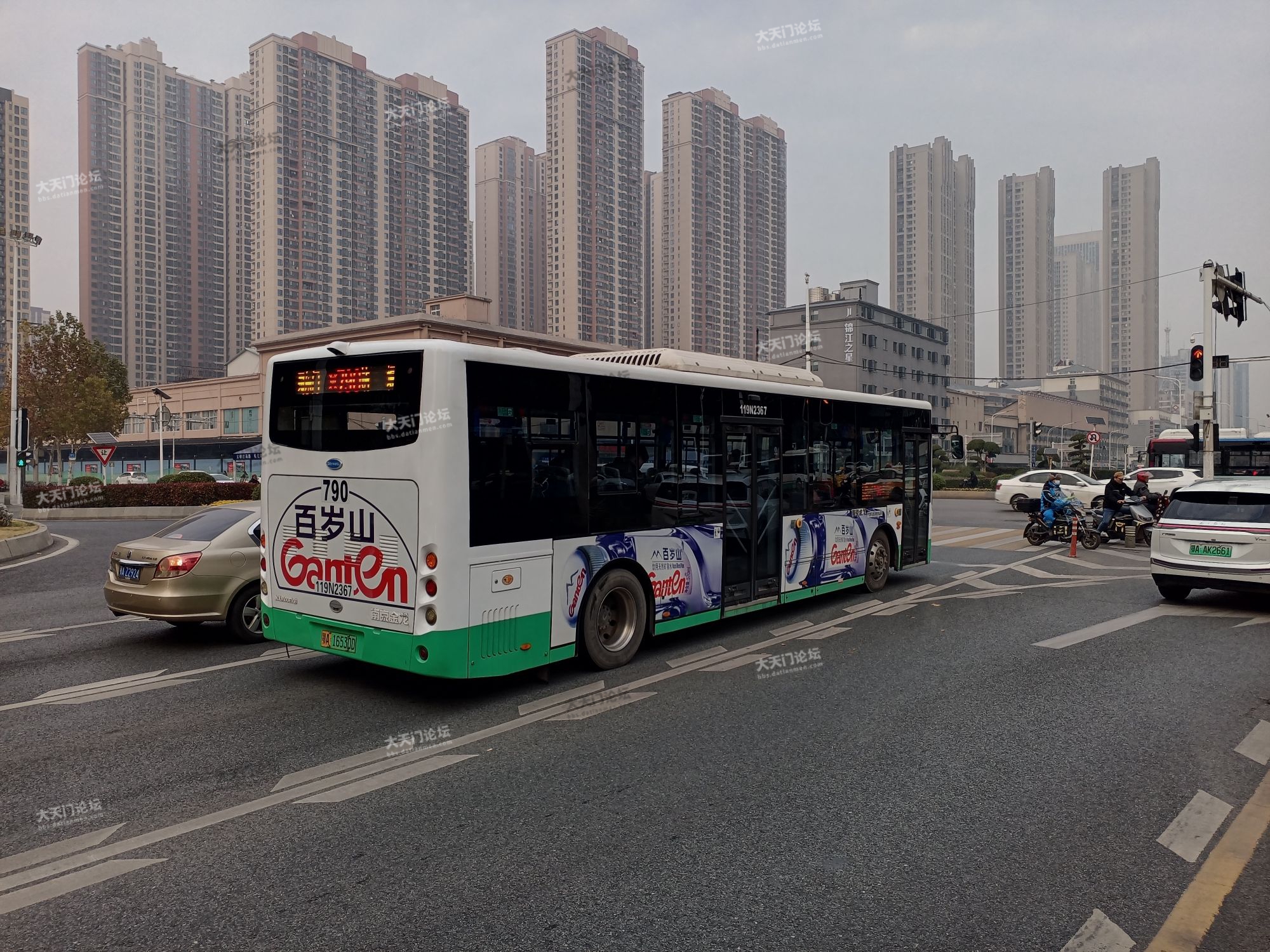 武汉公交车身广告